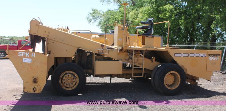 image for item H5695 Rosco Flaherty SPK-H chip spreader