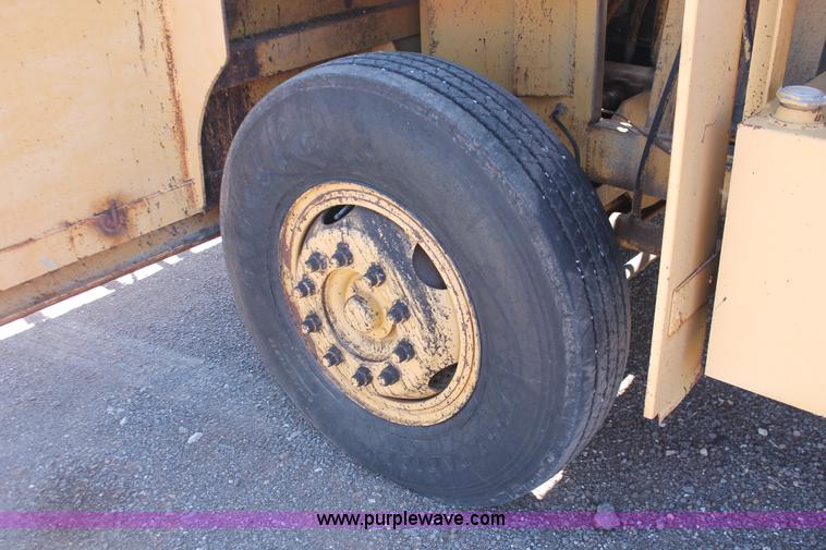 image for item H5695 Rosco Flaherty SPK-H chip spreader