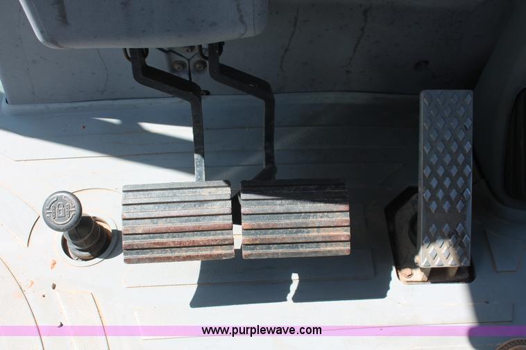 image for item H5696 2006 Caterpillar 416D backhoe