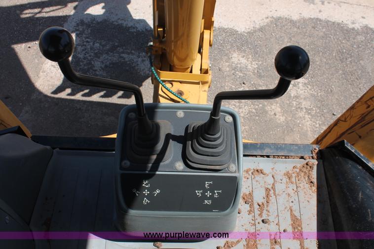 image for item H5696 2006 Caterpillar 416D backhoe