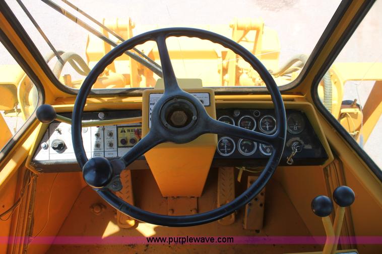 image for item H5697 1984 Fiat-Allis FR12 wheel loader