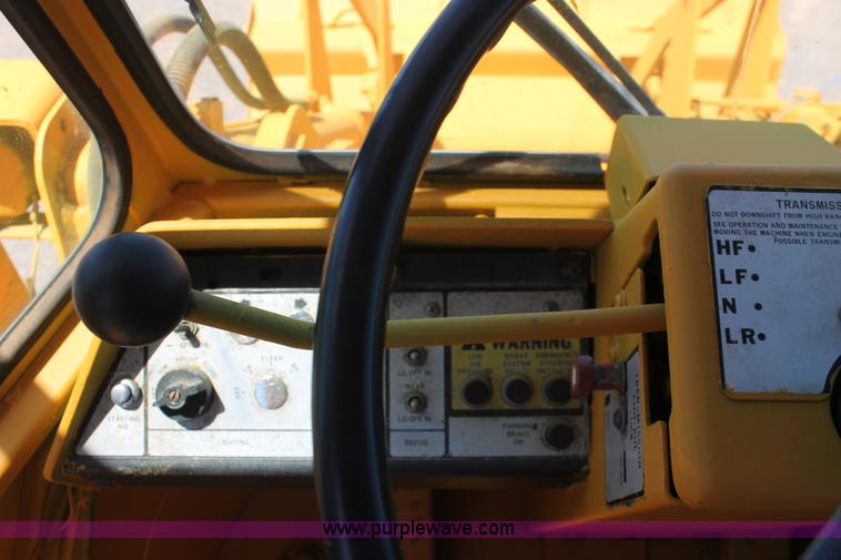 image for item H5697 1984 Fiat-Allis FR12 wheel loader