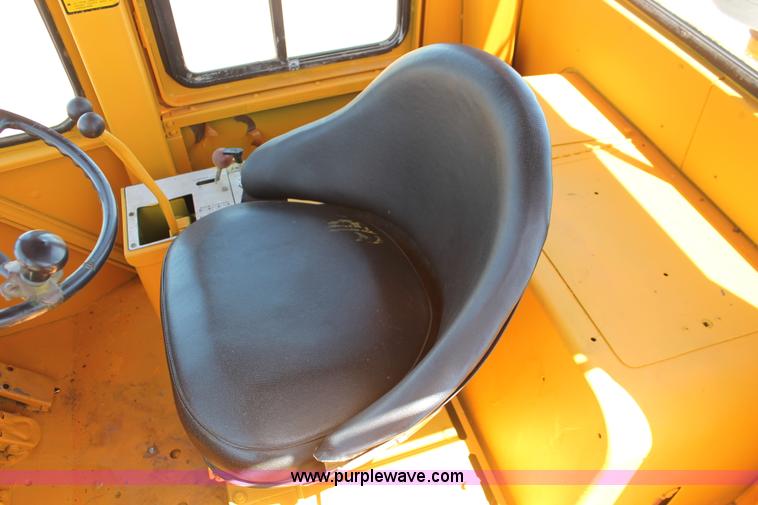 image for item H5697 1984 Fiat-Allis FR12 wheel loader