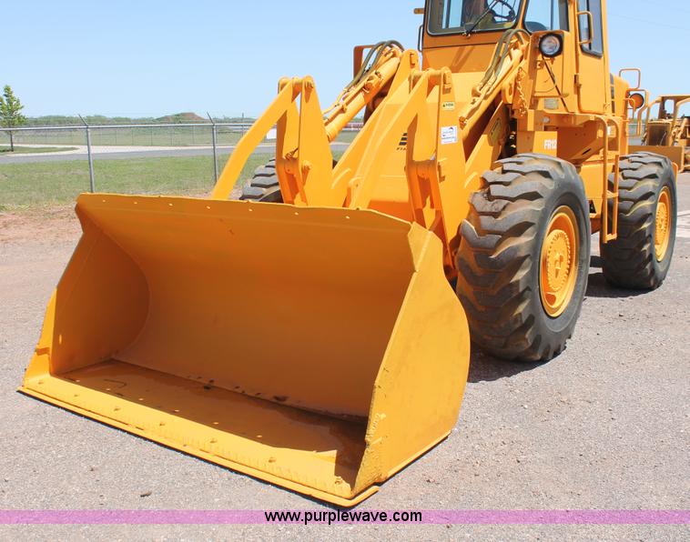 image for item H5697 1984 Fiat-Allis FR12 wheel loader