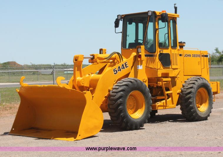 image for item H5698 1990 John Deere 544E wheel loader