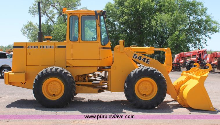 image for item H5698 1990 John Deere 544E wheel loader