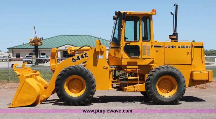 image for item H5698 1990 John Deere 544E wheel loader