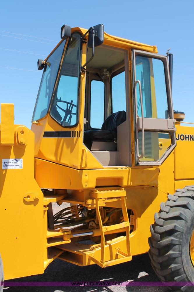 image for item H5698 1990 John Deere 544E wheel loader