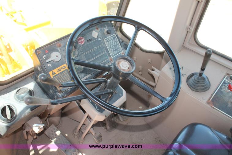 image for item H5698 1990 John Deere 544E wheel loader