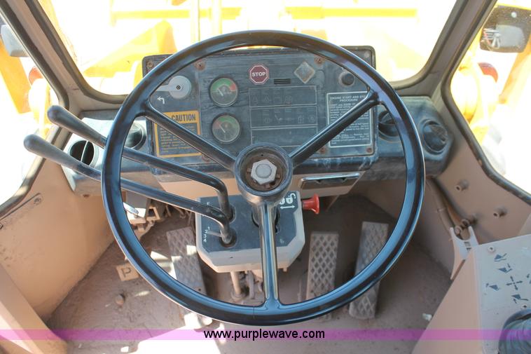 image for item H5698 1990 John Deere 544E wheel loader