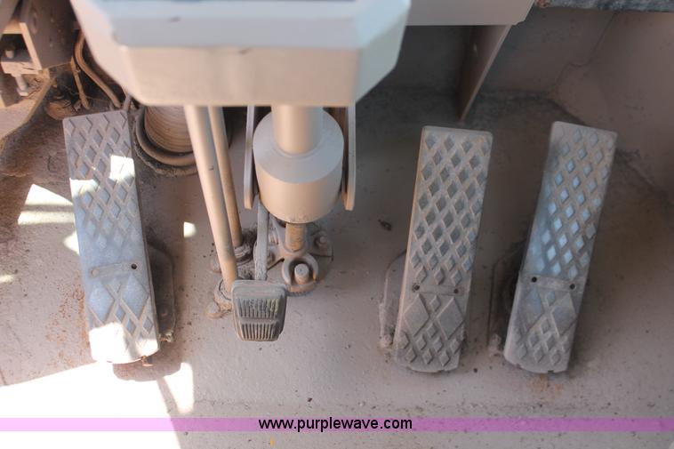 image for item H5698 1990 John Deere 544E wheel loader