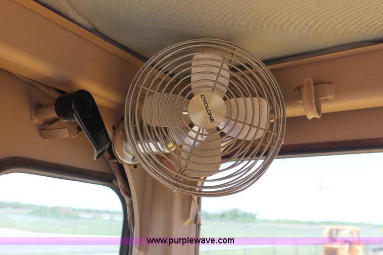 image for item H5698 1990 John Deere 544E wheel loader