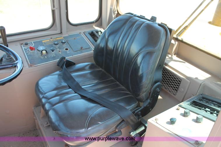 image for item H5698 1990 John Deere 544E wheel loader