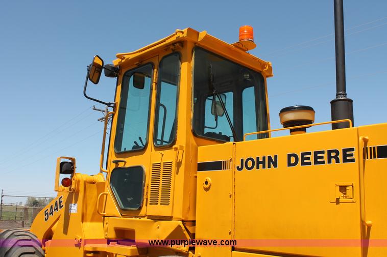 image for item H5698 1990 John Deere 544E wheel loader