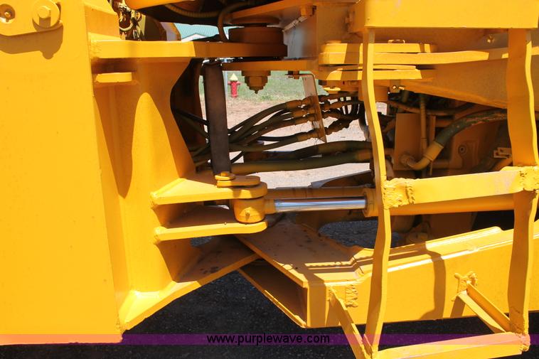 image for item H5698 1990 John Deere 544E wheel loader