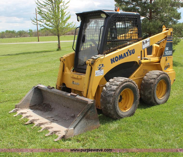 image for item H6117 2006 Komatsu SK1020-5N skid steer
