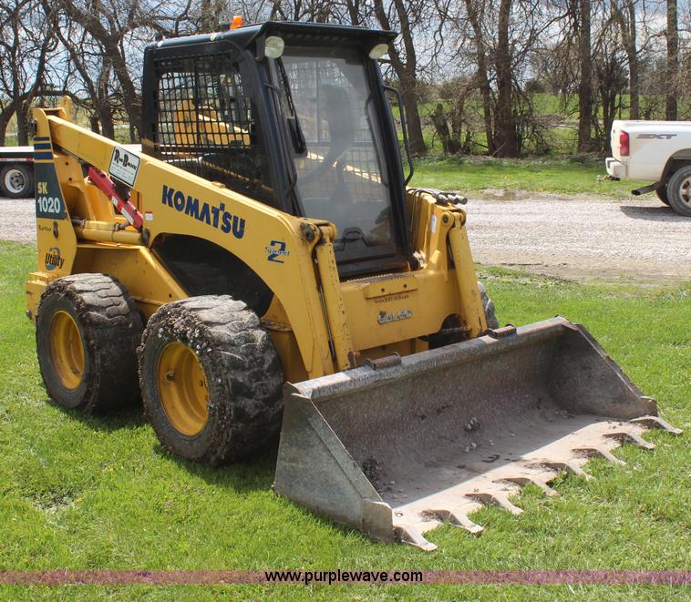 image for item H6117 2006 Komatsu SK1020-5N skid steer