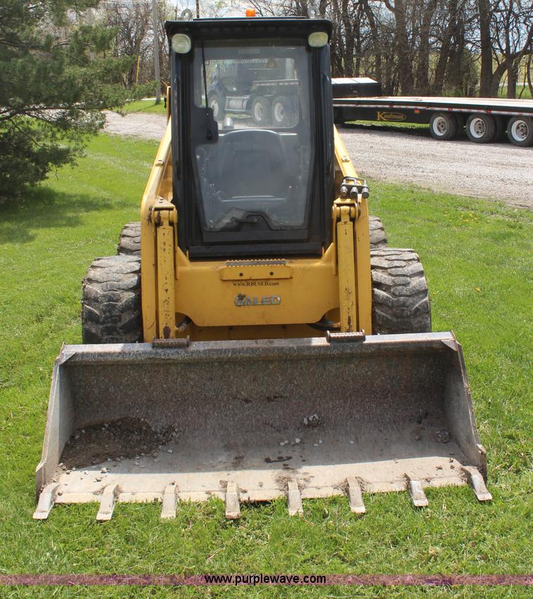 image for item H6117 2006 Komatsu SK1020-5N skid steer