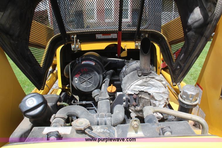 image for item H6117 2006 Komatsu SK1020-5N skid steer