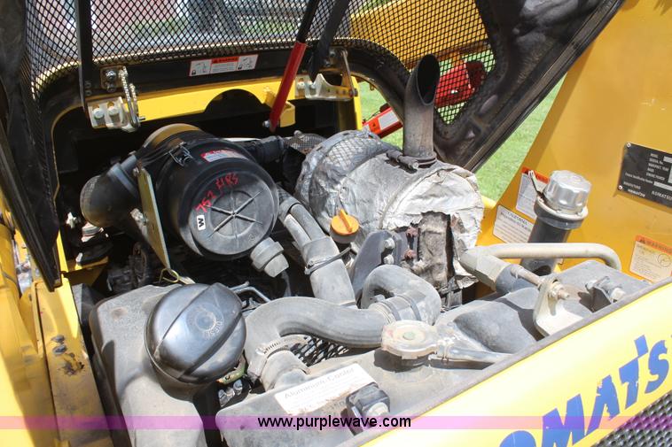 image for item H6117 2006 Komatsu SK1020-5N skid steer