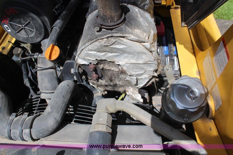 image for item H6117 2006 Komatsu SK1020-5N skid steer