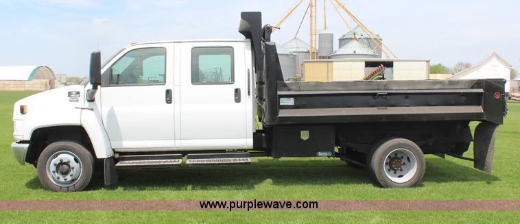 image for item H6122 2003 Chevrolet C4500 Crew Cab dump truck