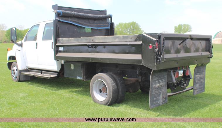image for item H6122 2003 Chevrolet C4500 Crew Cab dump truck