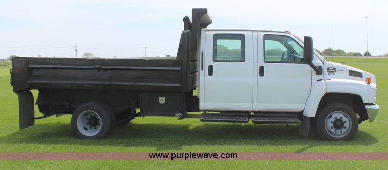 image for item H6122 2003 Chevrolet C4500 Crew Cab dump truck