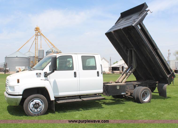 image for item H6122 2003 Chevrolet C4500 Crew Cab dump truck