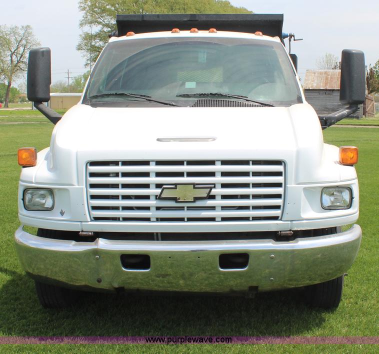 image for item H6122 2003 Chevrolet C4500 Crew Cab dump truck
