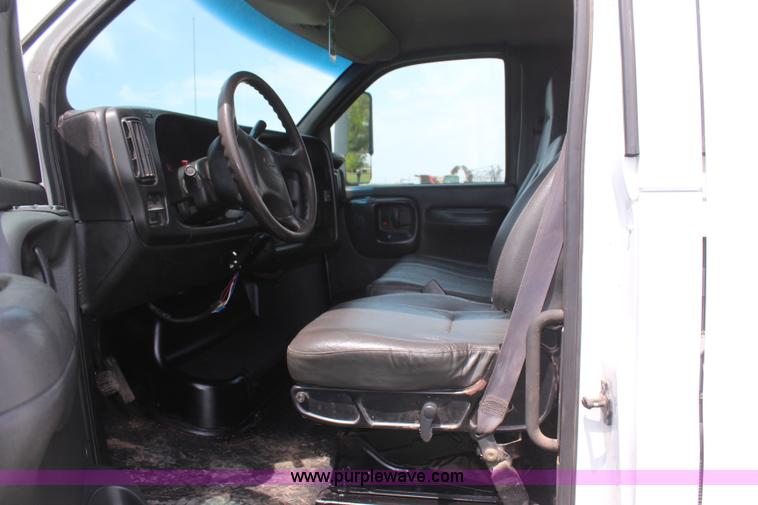 image for item H6122 2003 Chevrolet C4500 Crew Cab dump truck
