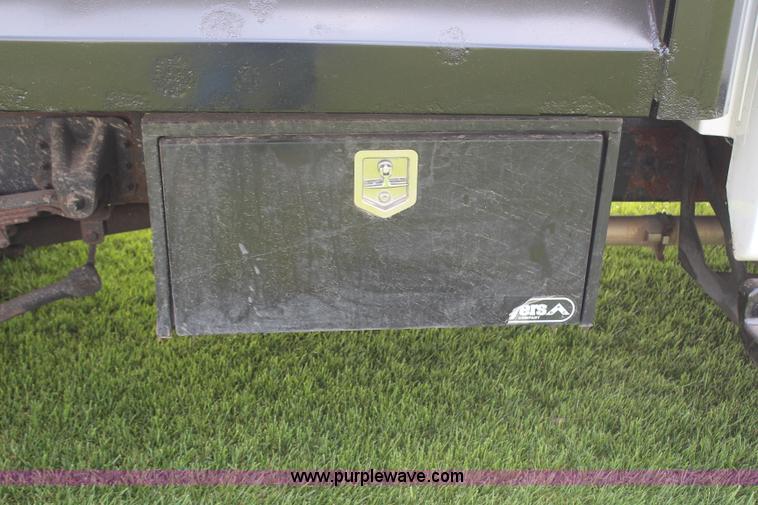 image for item H6122 2003 Chevrolet C4500 Crew Cab dump truck