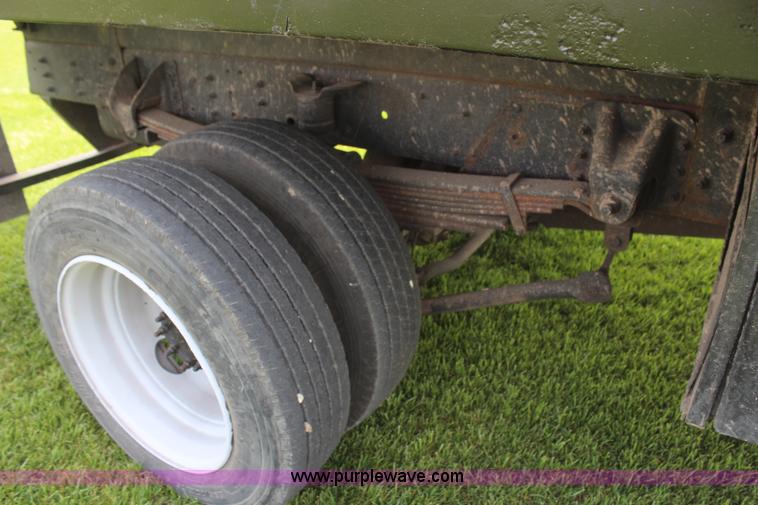 image for item H6122 2003 Chevrolet C4500 Crew Cab dump truck