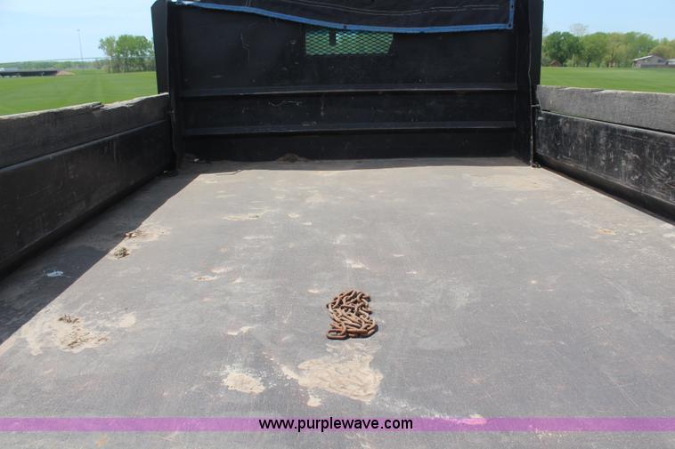 image for item H6122 2003 Chevrolet C4500 Crew Cab dump truck