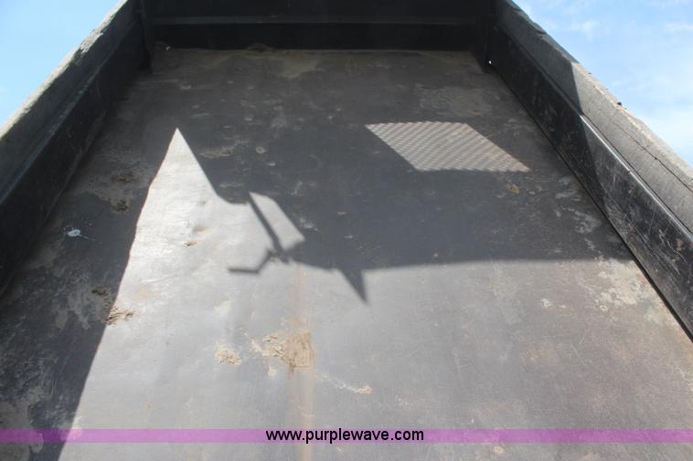 image for item H6122 2003 Chevrolet C4500 Crew Cab dump truck