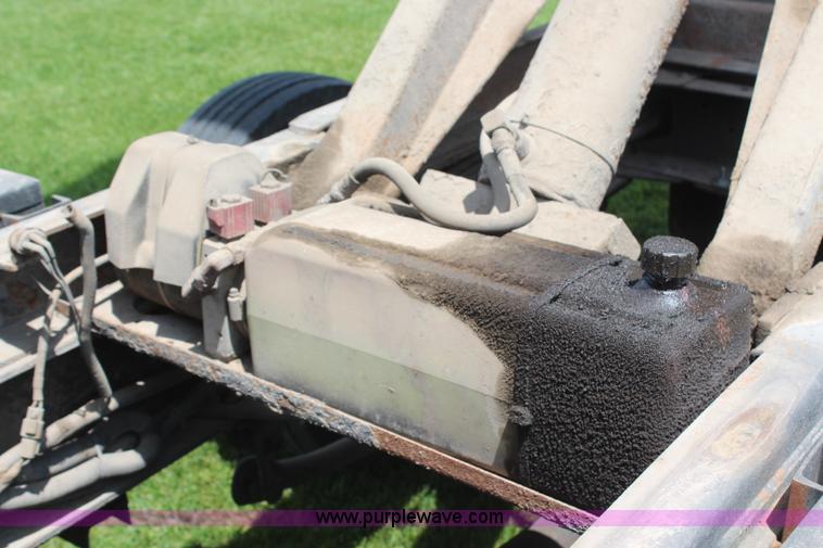 image for item H6122 2003 Chevrolet C4500 Crew Cab dump truck