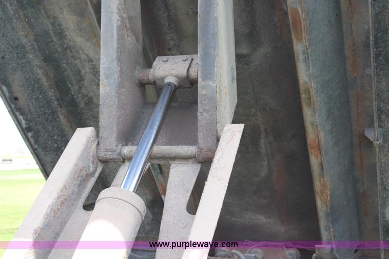 image for item H6122 2003 Chevrolet C4500 Crew Cab dump truck