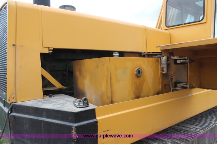 image for item H6136 John Deere 690B excavator