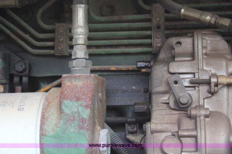 image for item H6136 John Deere 690B excavator