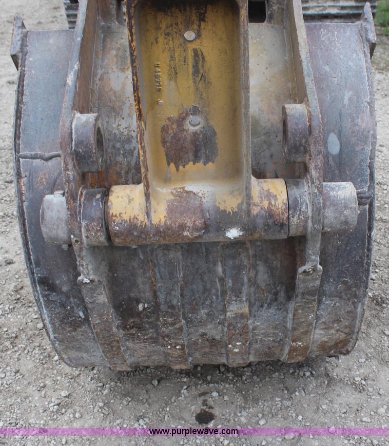 image for item H6136 John Deere 690B excavator