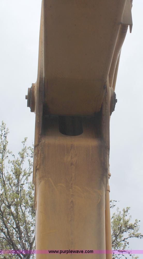 image for item H6136 John Deere 690B excavator