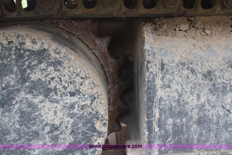 image for item H6136 John Deere 690B excavator