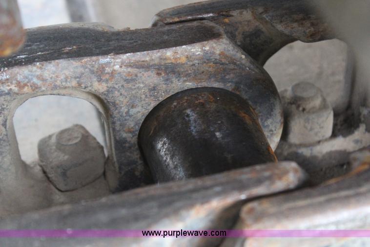 image for item H6136 John Deere 690B excavator