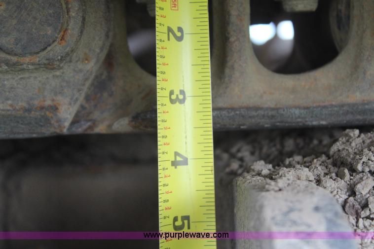 image for item H6136 John Deere 690B excavator