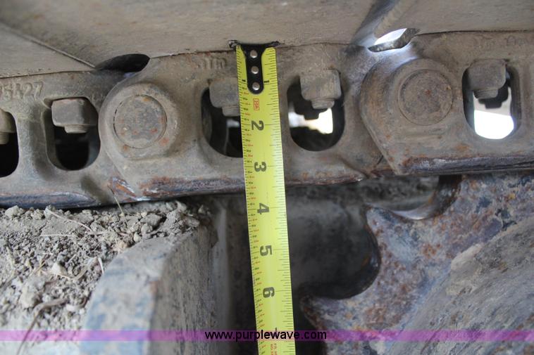 image for item H6136 John Deere 690B excavator