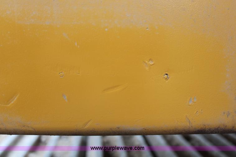 image for item H6136 John Deere 690B excavator