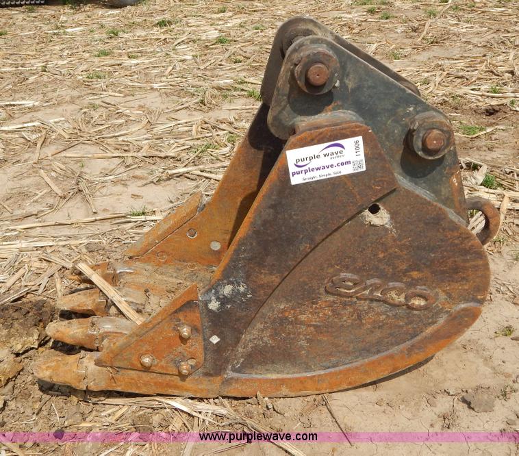 image for item I1006 Eaco 24"W excavator bucket