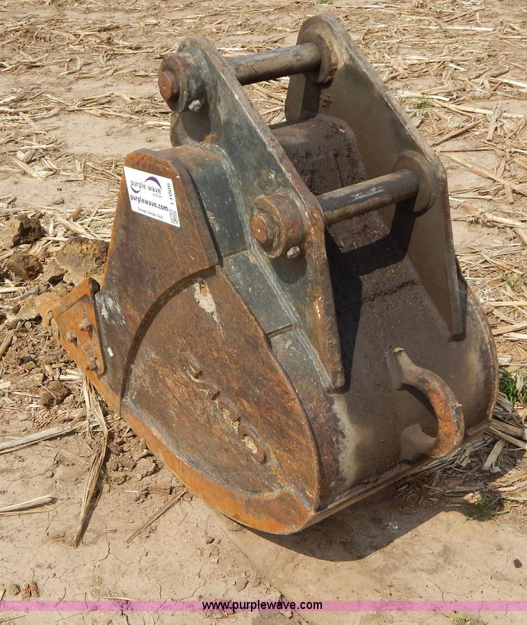 image for item I1006 Eaco 24"W excavator bucket