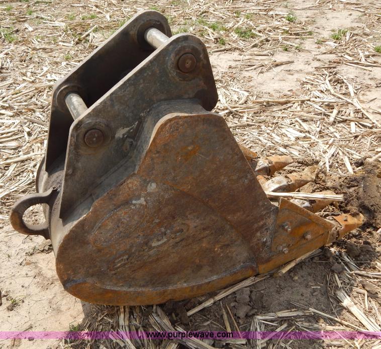 image for item I1006 Eaco 24"W excavator bucket