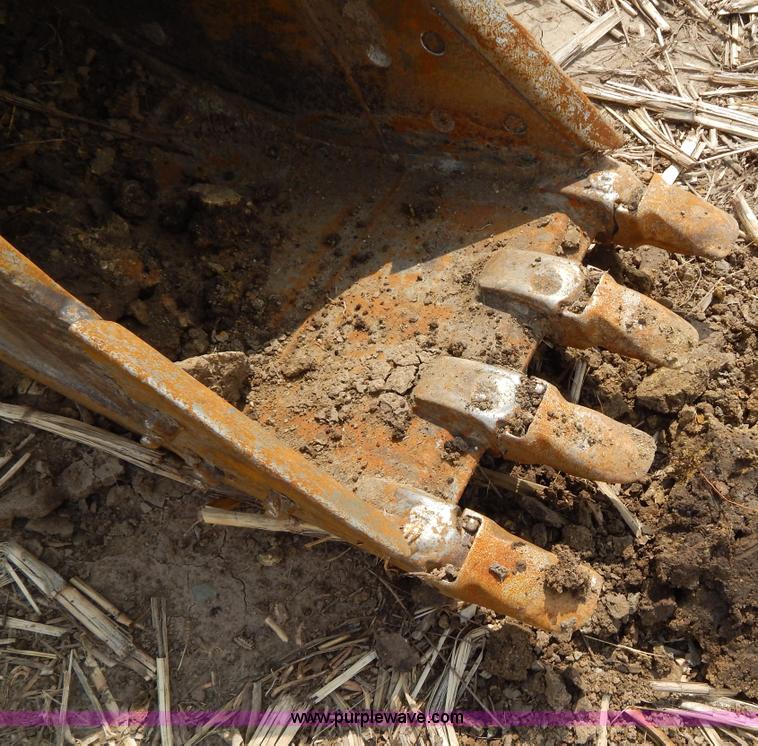 image for item I1006 Eaco 24"W excavator bucket